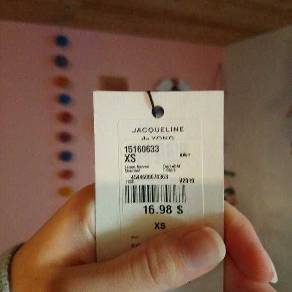 Sheer lace top - Picture 3 of 4